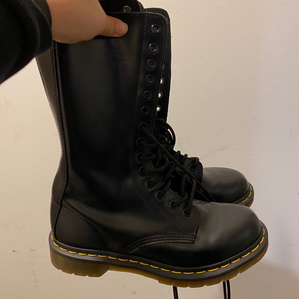 Dr Martens black 14 eye lace up boot, never worn